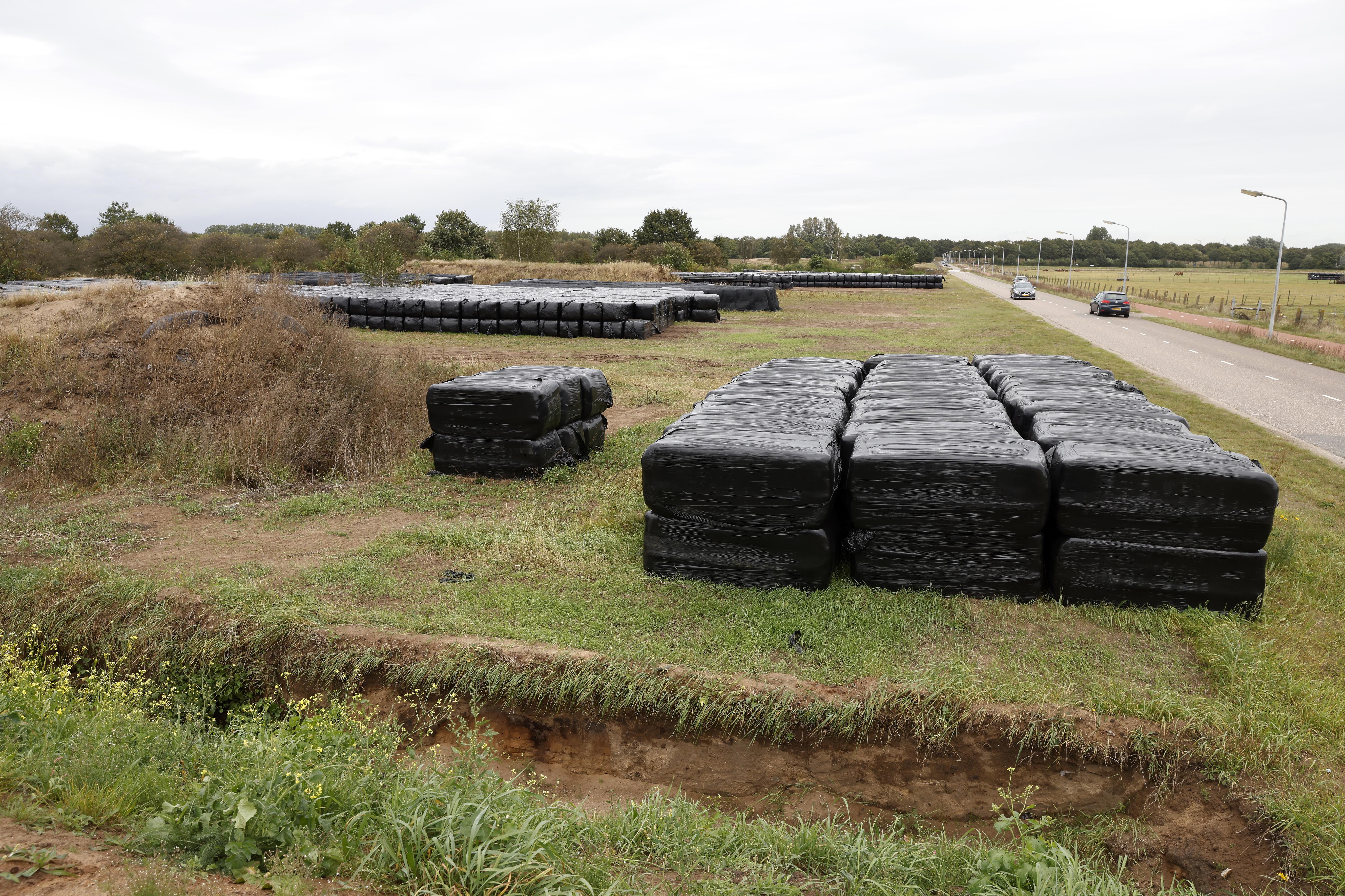 Handjes op elkaar voor nieuwe Le Coultredreef in Blaricum. Herinrichting ’Landingsbaan’ weer een sta